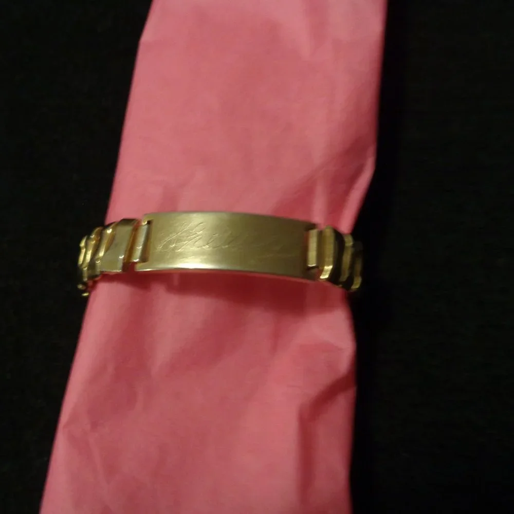 VINTAGE BABY GIRL TODDLER BRACELET SAYS SHERRY